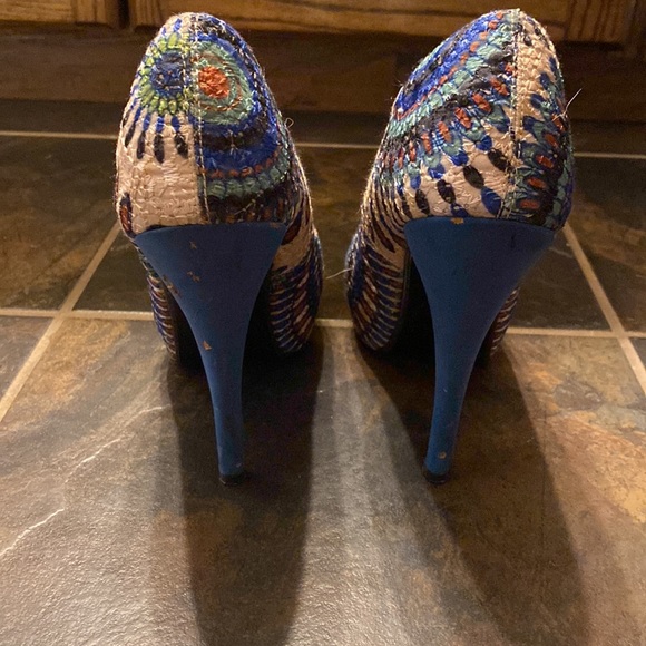 Vegas Peacock Heels - Picture 4 of 5